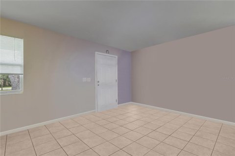 Commercial property in Edgewater, Florida 4 bedrooms, 214.05 sq.m. № 2428963 - photo 12