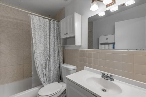 Commercial property in Edgewater, Florida 4 bedrooms, 214.05 sq.m. № 2428963 - photo 7
