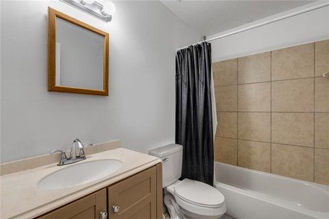 Commercial property in Edgewater, Florida 4 bedrooms, 214.05 sq.m. № 2428963 - photo 4