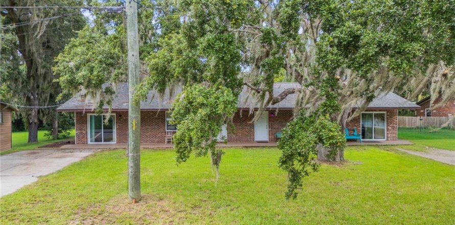 Commercial property in Edgewater, Florida 4 bedrooms, 214.05 sq.m. № 2428963
