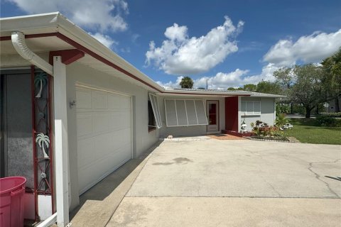 Villa ou maison à vendre à Port Charlotte, Floride: 3 chambres, 144.09 m2 № 1918702 - photo 3