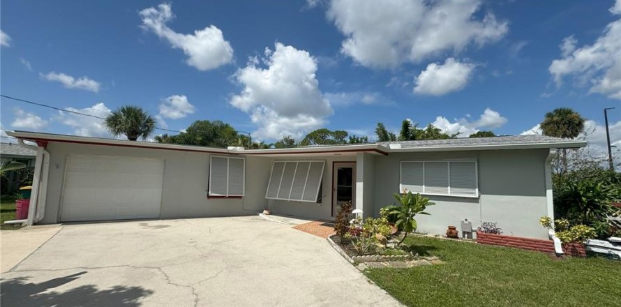 Villa ou maison à Port Charlotte, Floride 3 chambres, 144.09 m2 № 1918702