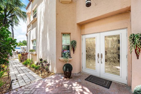 Adosado en venta en Fort Lauderdale, Florida, 3 dormitorios, 224.82 m2 № 2175564 - foto 3