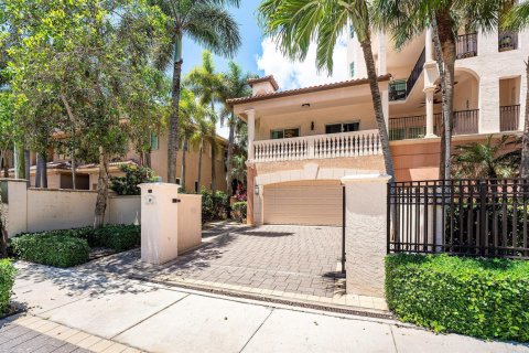 Adosado en venta en Fort Lauderdale, Florida, 3 dormitorios, 224.82 m2 № 2175564 - foto 2
