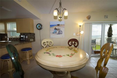 Condo in New Smyrna Beach, Florida, 2 bedrooms  № 2108437 - photo 4