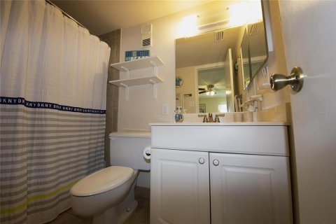 Condo in New Smyrna Beach, Florida, 2 bedrooms  № 2108437 - photo 3
