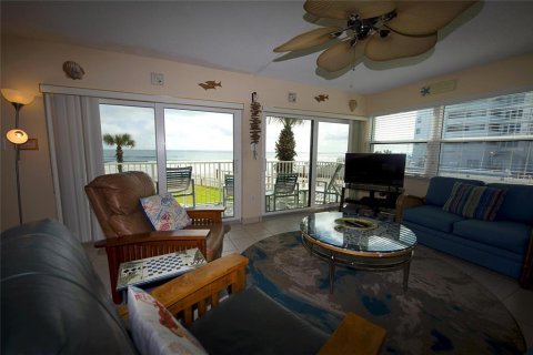 Condo in New Smyrna Beach, Florida, 2 bedrooms  № 2108437 - photo 10