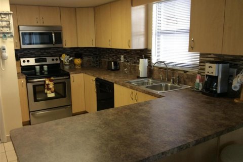 Condo in New Smyrna Beach, Florida, 2 bedrooms  № 2108437 - photo 7
