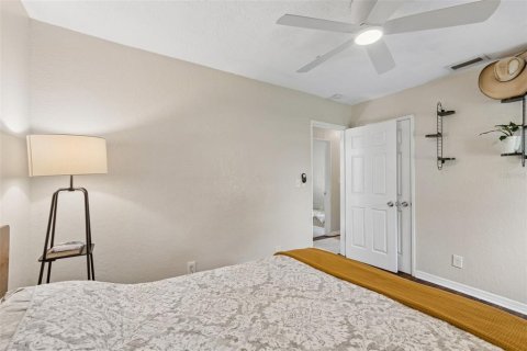 Casa en venta en Tampa, Florida, 4 dormitorios, 109.16 m2 № 2117136 - foto 10