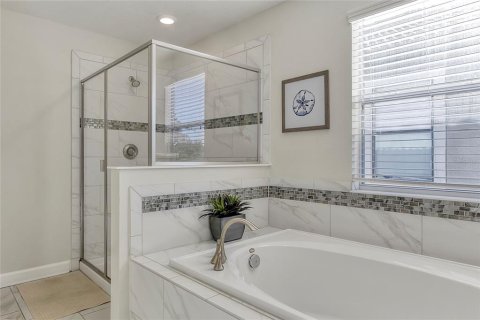 House in Davenport, Florida 6 bedrooms, 310.2 sq.m. № 1819137 - photo 25