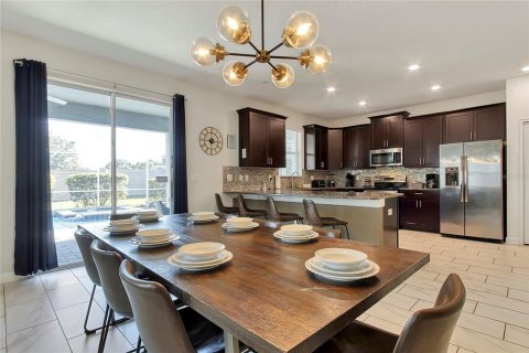 House in Davenport, Florida 6 bedrooms, 310.2 sq.m. № 1819137 - photo 9