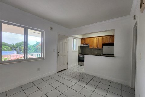 Condo in Coral Gables, Florida, 1 bedroom  № 1807787 - photo 4