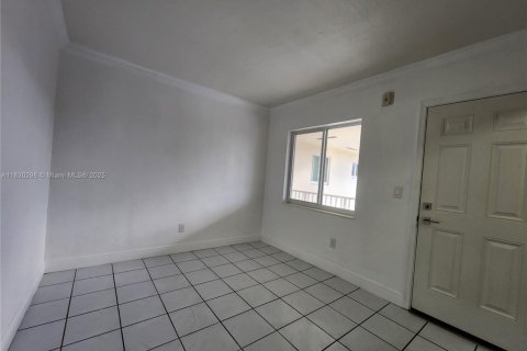 Condo in Coral Gables, Florida, 1 bedroom  № 1807787 - photo 5