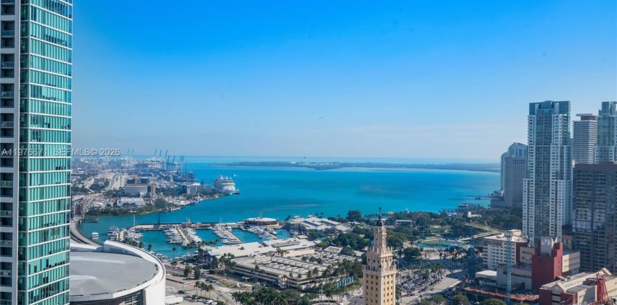 Condo in Miami, Florida, 2 bedrooms  № 2040981