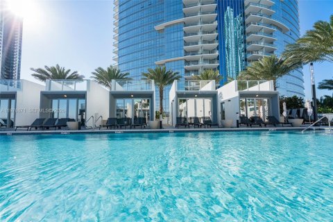 Condo in Miami, Florida, 2 bedrooms  № 2040981 - photo 18