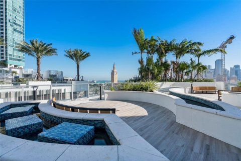 Condo in Miami, Florida, 2 bedrooms  № 2040981 - photo 24