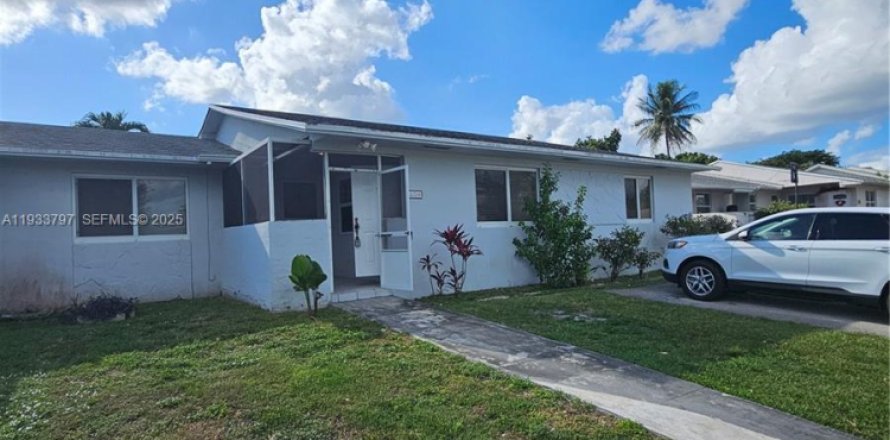 Casa en Cutler Bay, Florida 3 dormitorios, 205.22 m2 № 1992112