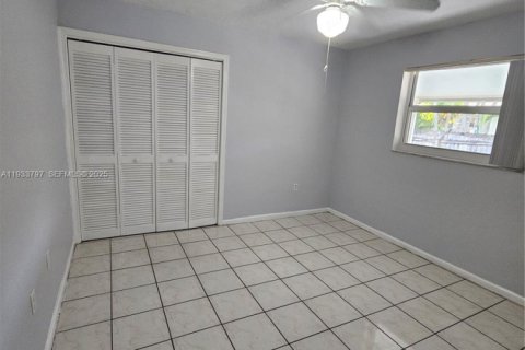 Casa en alquiler en Cutler Bay, Florida, 3 dormitorios, 205.22 m2 № 1992112 - foto 11