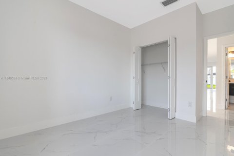 House in Hallandale Beach, Florida 3 bedrooms, 144.93 sq.m. № 1845938 - photo 26