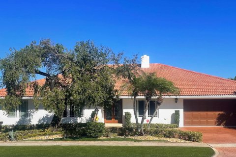 House in Boca Raton, Florida 3 bedrooms, 279.82 sq.m. № 2193813