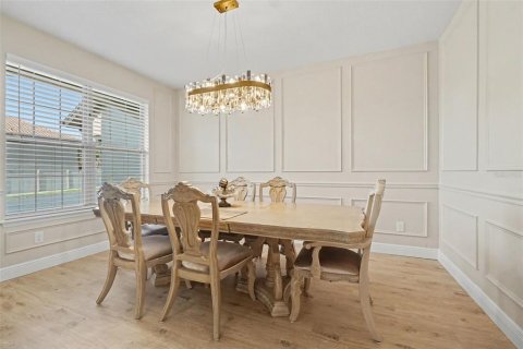 House in Winter Garden, Florida 6 bedrooms, 437.01 sq.m. № 2099045 - photo 6
