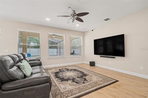 House in Winter Garden, Florida 6 bedrooms, 437.01 sq.m. № 2099045 - photo 7