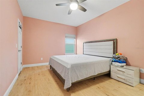 House in Winter Garden, Florida 6 bedrooms, 437.01 sq.m. № 2099045 - photo 25