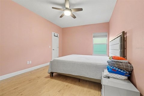 House in Winter Garden, Florida 6 bedrooms, 437.01 sq.m. № 2099045 - photo 24