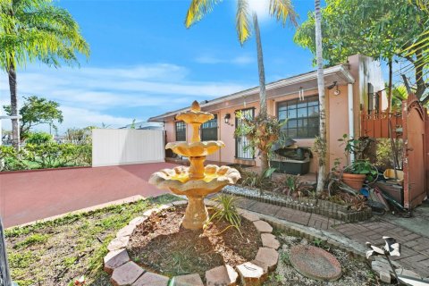 Купить виллу или дом в Майами, Флорида 3 спальни, 94.3м2, № 1950250 - фото 4