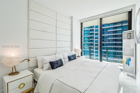Condominio en alquiler en Miami, Florida, 3 dormitorios, 125.05 m2 № 2047787 - foto 9