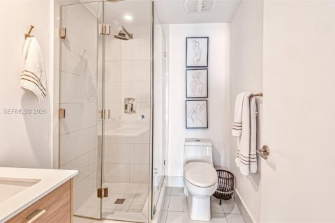 Condominio en alquiler en Miami, Florida, 3 dormitorios, 125.05 m2 № 2047787 - foto 12