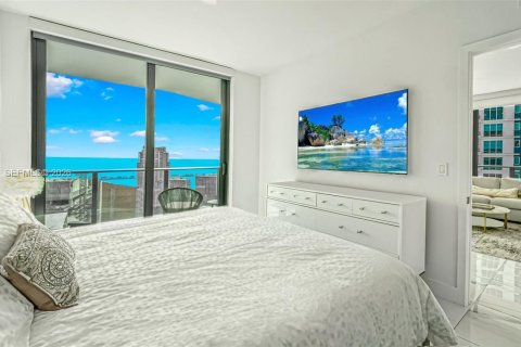 Condominio en alquiler en Miami, Florida, 3 dormitorios, 125.05 m2 № 2047787 - foto 13