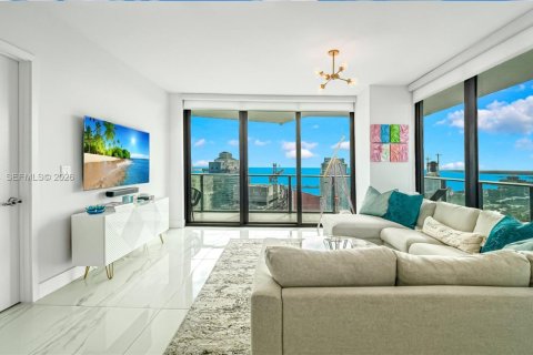 Condominio en alquiler en Miami, Florida, 3 dormitorios, 125.05 m2 № 2047787 - foto 8