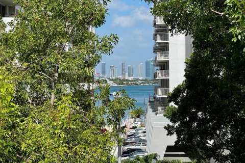 Copropriété à louer à Miami Beach, Floride: 2 chambres, 87.33 m2 № 1944171 - photo 14