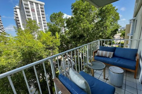 Copropriété à louer à Miami Beach, Floride: 2 chambres, 87.33 m2 № 1944171 - photo 2