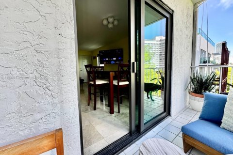Copropriété à louer à Miami Beach, Floride: 2 chambres, 87.33 m2 № 1944171 - photo 3