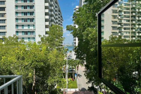 Copropriété à louer à Miami Beach, Floride: 2 chambres, 87.33 m2 № 1944171 - photo 1