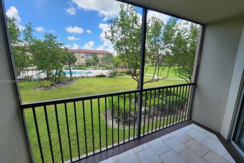 Condominio en venta en Pembroke Pines, Florida, 1 dormitorio, 98.1 m2 № 1957823 - foto 2