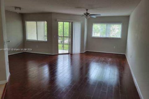 Condominio en venta en Pembroke Pines, Florida, 1 dormitorio, 98.1 m2 № 1957823 - foto 12