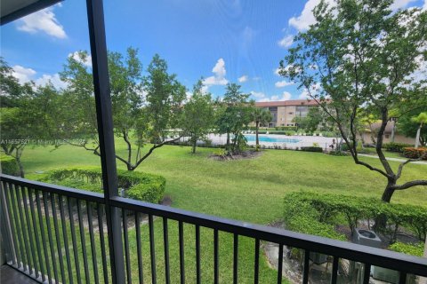 Condominio en venta en Pembroke Pines, Florida, 1 dormitorio, 98.1 m2 № 1957823 - foto 1
