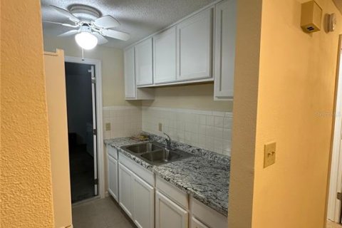 Townhouse in New Port Richey, Florida 2 bedrooms, 67.08 sq.m. № 1553906 - photo 14