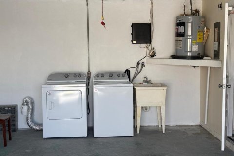 Townhouse in New Port Richey, Florida 2 bedrooms, 67.08 sq.m. № 1553906 - photo 7