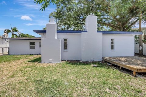 House in Tampa, Florida 3 bedrooms, 151.8 sq.m. № 1796914 - photo 25