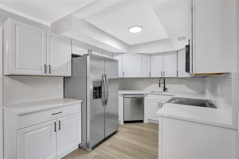 House in Tampa, Florida 3 bedrooms, 151.8 sq.m. № 1796914 - photo 8