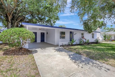 House in Tampa, Florida 3 bedrooms, 151.8 sq.m. № 1796914 - photo 2