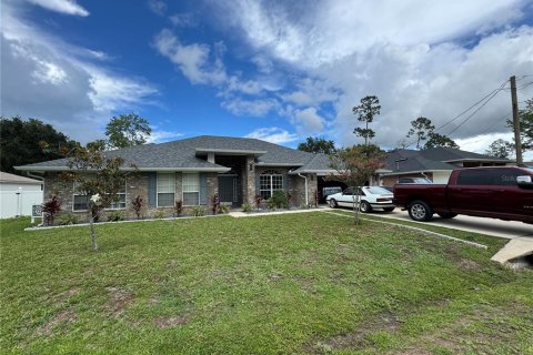 House in Palm Coast, Florida 4 bedrooms, 274.8 sq.m. № 1824349 - photo 1