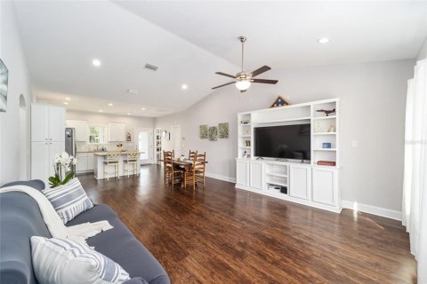 House in Newberry, Florida 3 bedrooms, 129.88 sq.m. № 1650185 - photo 24