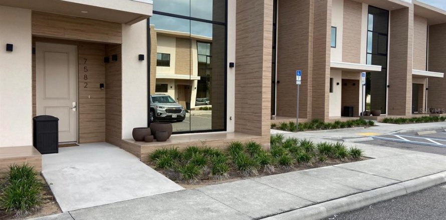 Townhouse in Kissimmee, Florida 4 bedrooms, 218.88 sq.m. № 2166673