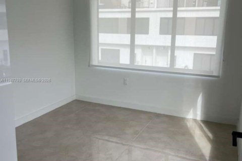 Снять в аренду таунхаус в Хомстед, Флорида 3 спальни, 129.88м2, № 2003888 - фото 5