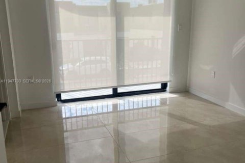 Снять в аренду таунхаус в Хомстед, Флорида 3 спальни, 129.88м2, № 2003888 - фото 6